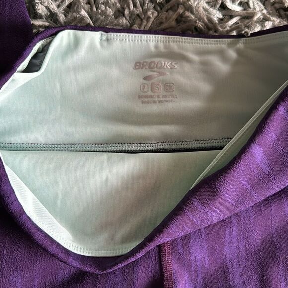 Brooks Formation Crop Purple Jacquard S - Picture 3 of 3